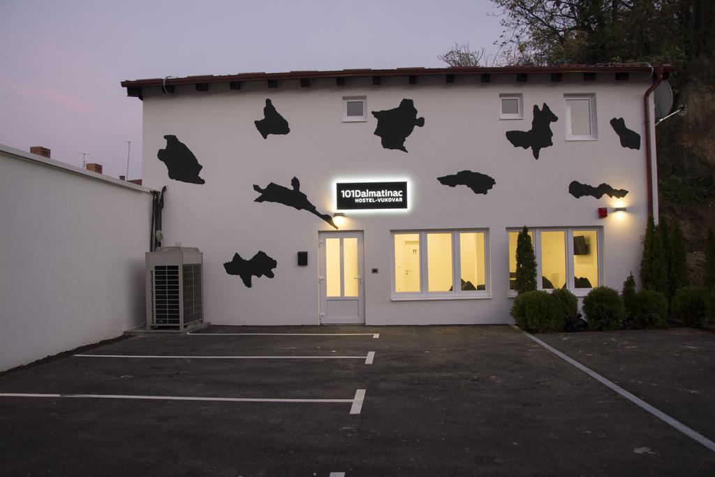Hostel 101 Dalmatinac Vukovar Bagian luar foto